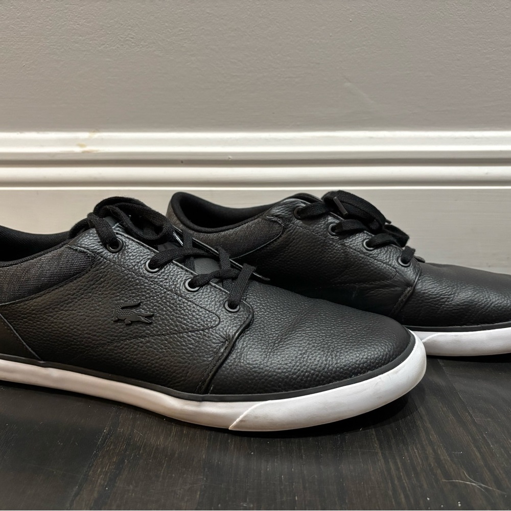 Nike Black Sneakers Classic Low-Top Design